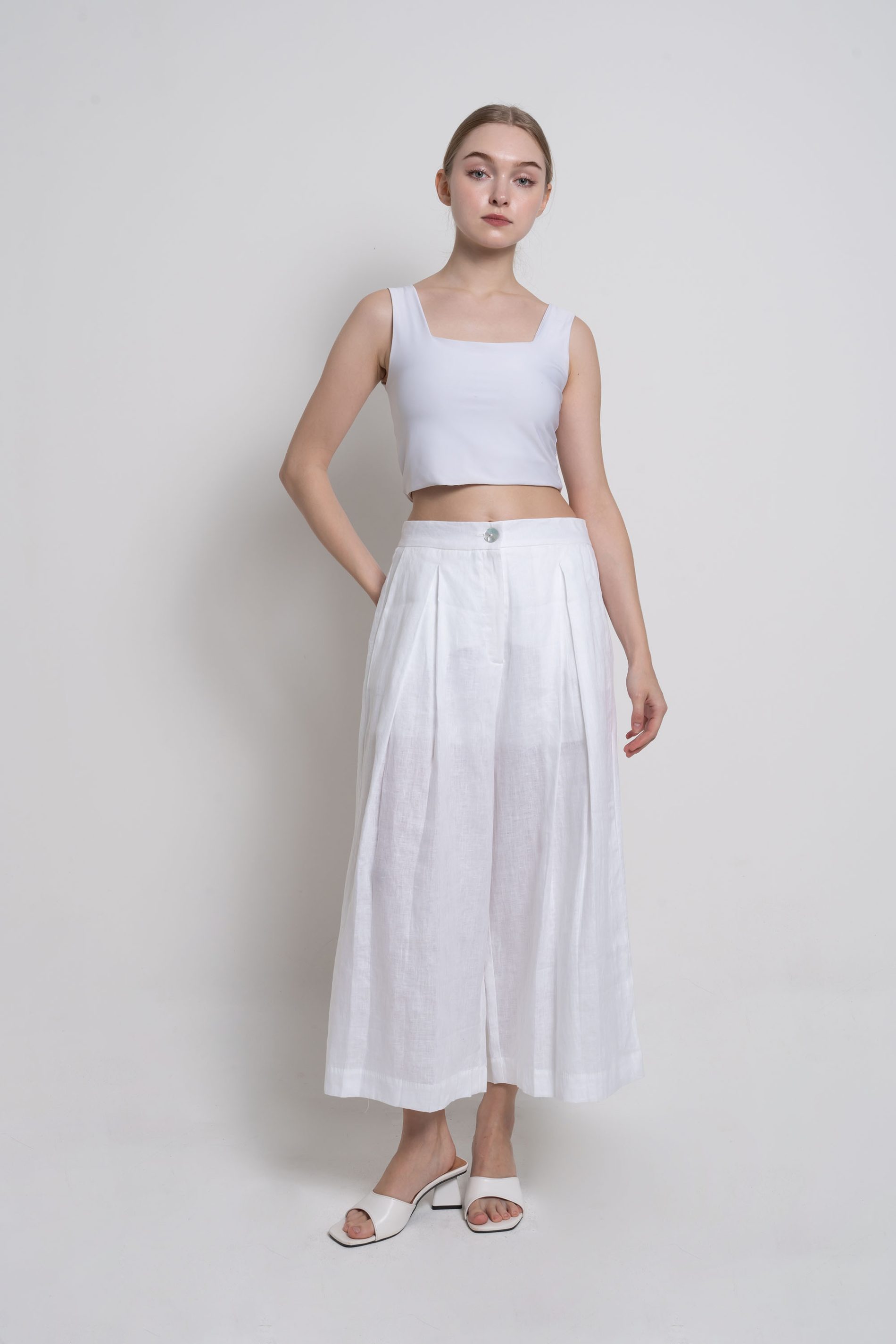 Akira – White