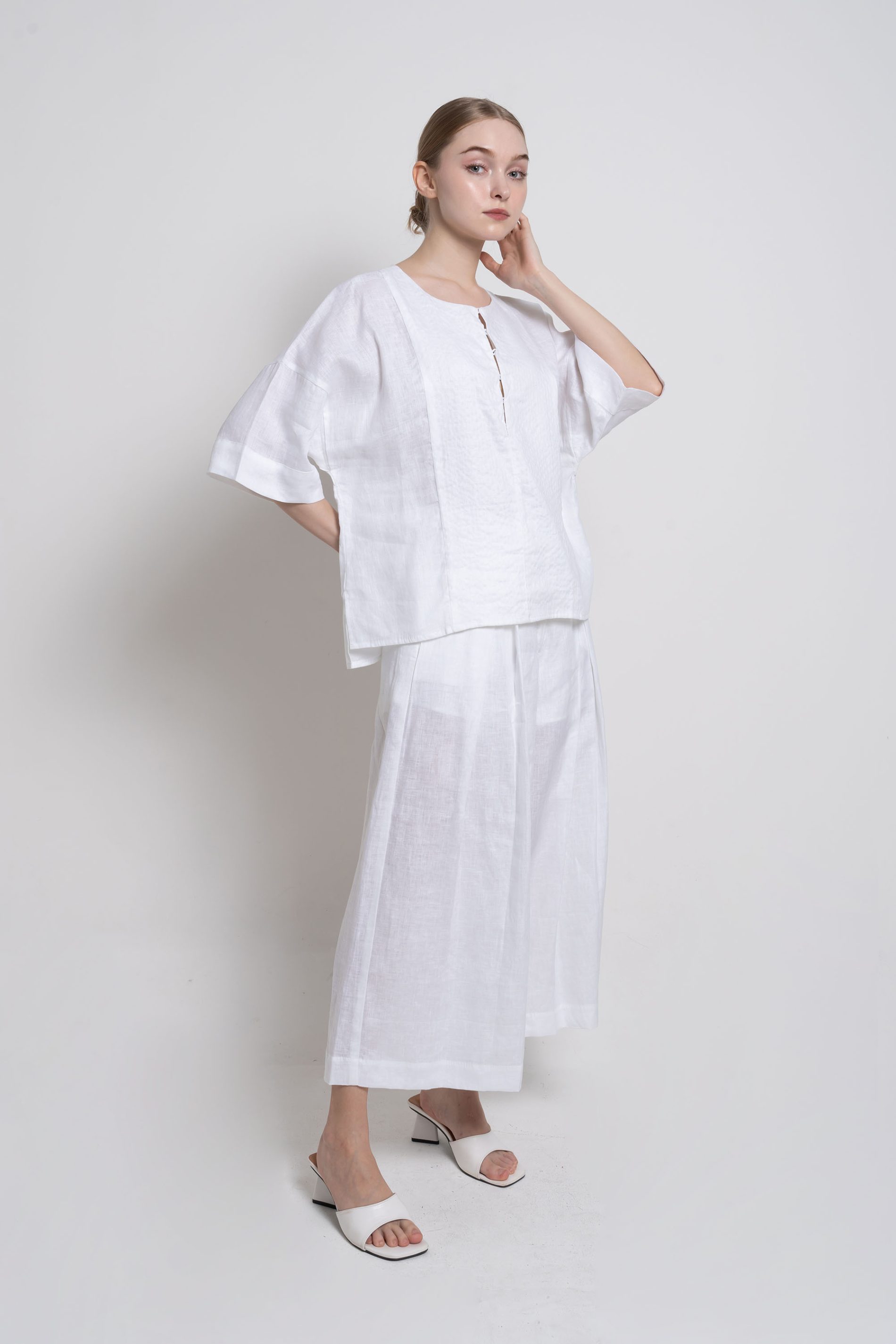 Hiraki – White